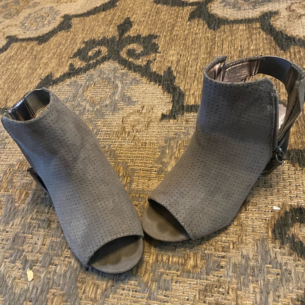 Grey justice girls heels size 1 worn twice